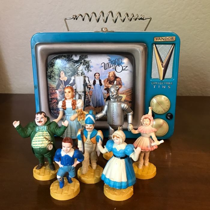 Vintage Wizard of Oz lunch box & Figurines