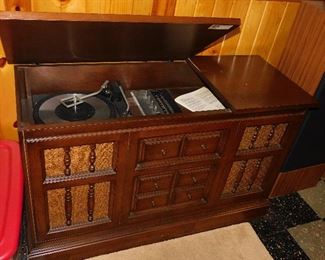 vintage record player/stereo