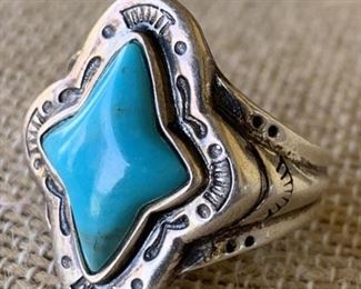 Sterling Silver Ring w/ Turquoise Sz 8