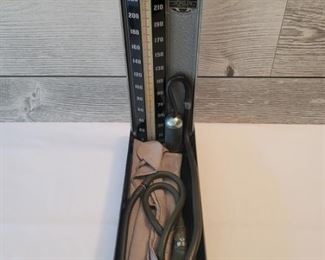 Baumanometer High End Blood Pressure Cuff  Monitor