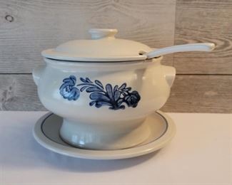 Country Kitchen Blue & White Pfaltzgraff Soup Tureen Set