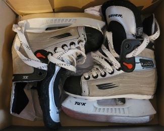 Youth Bauer Hockey Skates, Size Youth 11D