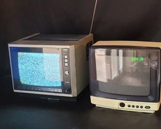 2 Portable 9inch TVs