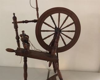 Antique Colonial Style Spinning Wheel