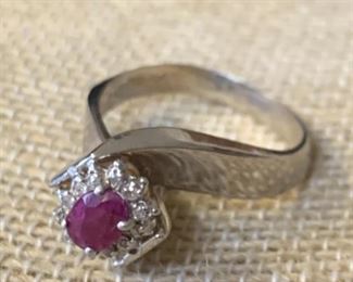 14k White Gold Ring with Ruby & Diamonds Size 7.5