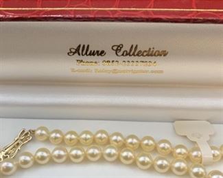 Cultured Pearl Necklace w/ 14k Gold & Diamond Bow Clasp in Presentation Box
