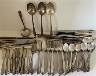 (128) International Sterling Silver Flatware
Spring Glory Pattern, Discontiued Pattern was manufactured from 1942-1996