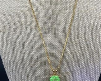 18k Gold Chain & Pendant w/ Uranium Glass - Chain is 2.76g, pendant is 9.58 including glass - 