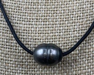 BJ Thomas Personal 14k, Leather & Black Pearl
Choker Necklace 17in