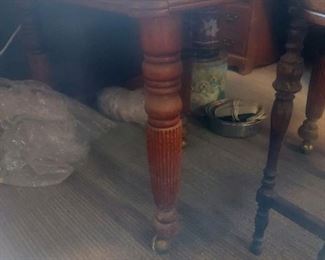Oak table with 2 extensions  $500
