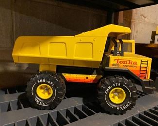 Metal Tonka dump truck