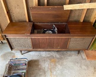 Record player/stereo system = WORKS! Sears Solid State by Silvertone