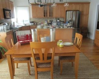 Ethan Allen Dining Table/6 chairs