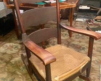 013b Antique Solid Wood Rocker