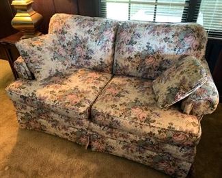 163 Floral Loveseat Sofa