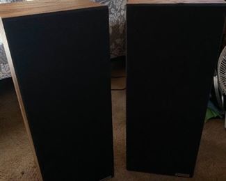 Speaker Lab Speakers