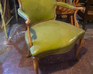 021b Vintage French Provincial Style Chair