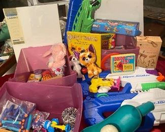 037 Kids Lot Of Toys More