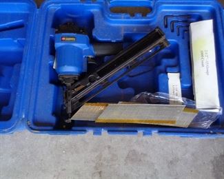 angle finish nailer in carrying case