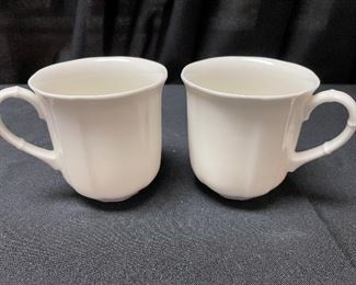 #1169A - Pair of Villeroy and Boch Manoir (VitroPorcelain, Luxembourg & Germany) mugs - $14