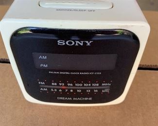  #1300D Vintage Sony dream machine clock/alarm clock/radio $15