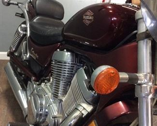 1994 SUZUKI INTRUDER 800 MOTORCYCLE WITH 5856 MILES
