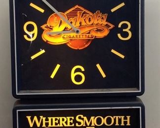 1990 DAKOTA CIGARETTES RJR LIGHT UP CLOCK