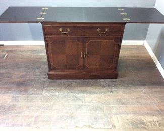 VTG. MAHOGANY BAR/HICKORY CHAIR CO.