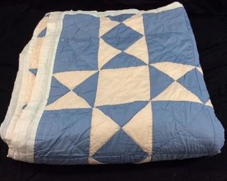 GEOMETRIC BLUE 7 WHITE QUILT