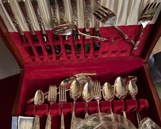 Community Silver Plate "Morning Star" Flatware Set & Chest 