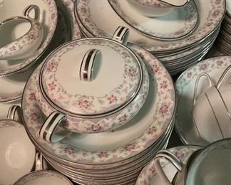 Noritake China Japan 6042 "Bloomfield"