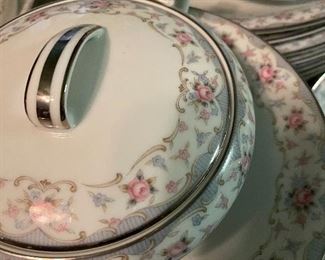 Noritake China Japan 6042 "Bloomfield"