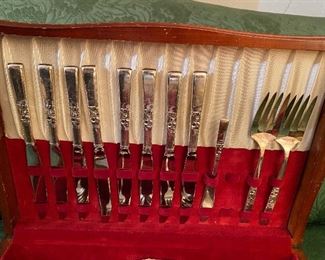 Community Silver Plate "Morning Star" Flatware Set & Chest 