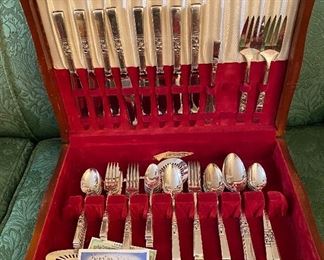 Community Silver Plate "Morning Star" Flatware Set & Chest 