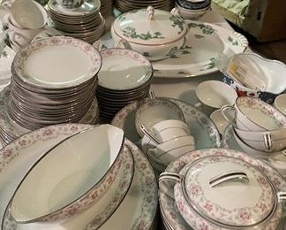 Noritake China Japan 6042 "Bloomfield", Narumi China Japan