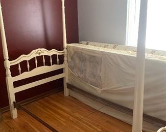 Twin canopy bed 15.00