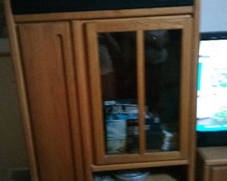 7.ENTERTAINMENT CENTER 3 PIECE UNIT CAN USE WITH ANY TV OR USED SEPARATELY $125