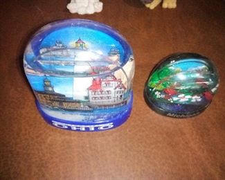 43.2 WATER GLOBES $3 FOR BOTH