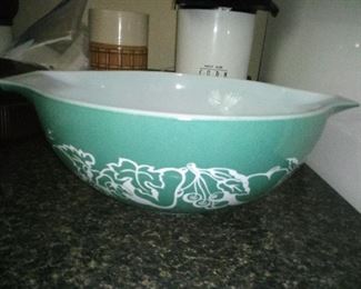 126. PYREX CINDERELLA SALAD BOWL $65