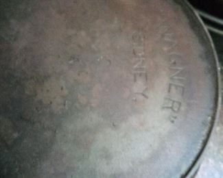 305. WAGNER CAST SKILLET $25