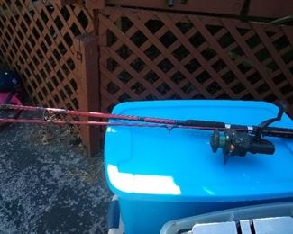 321. NICE FISHING POLE SHAKESPEAR