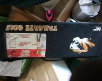 324. TAILGATE GOLF $10