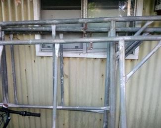 342. SCAFFOLDING MAKE OFFER