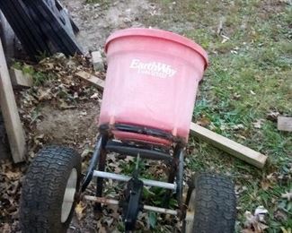 343. VINTAGE SPREADER $10