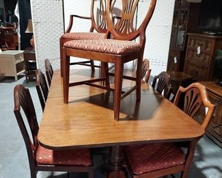 Duncan Phyfte Antique Dining Table with 8 Chairs and Table Pads