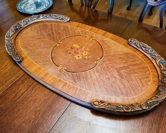Dining table center tray