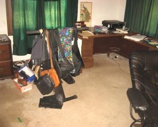 Between 2 Homes, 21 Rooms