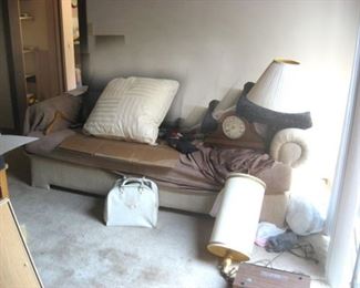 2 Matching Loveseat & Sofa