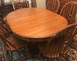 Solid Oak Kitchen Table w/6 Chairs Large Floral Rug (9" x 12")
