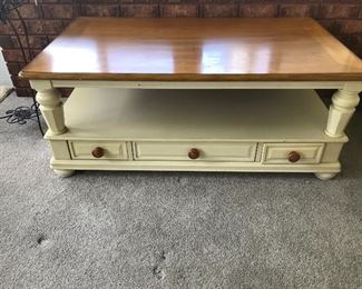 Solid Oak Coffe Table w/Storage Drawers